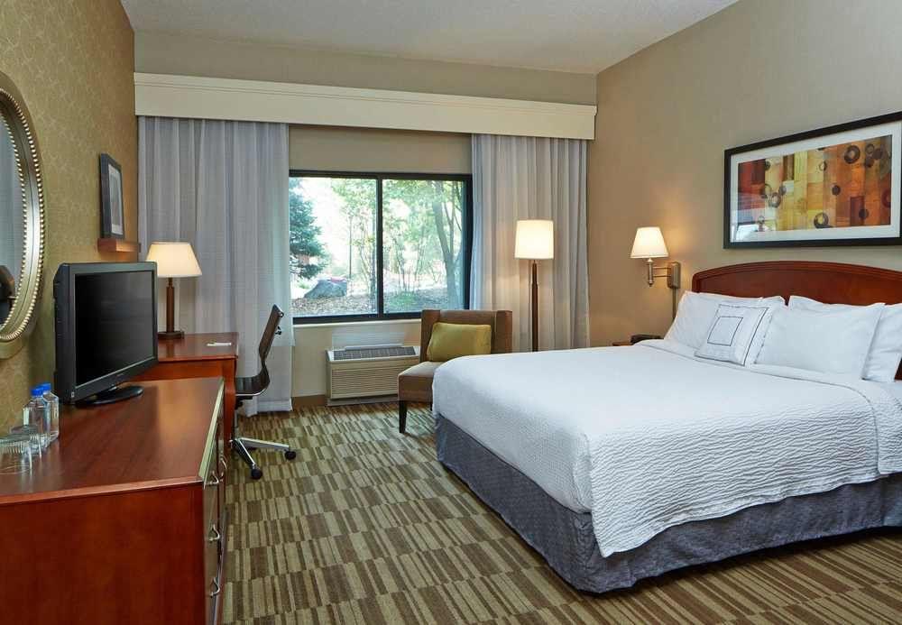 Courtyard Minneapolis St. Paul/roseville 3*