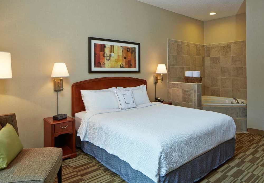 Hotel Courtyard Minneapolis St. Paul/roseville 3*
